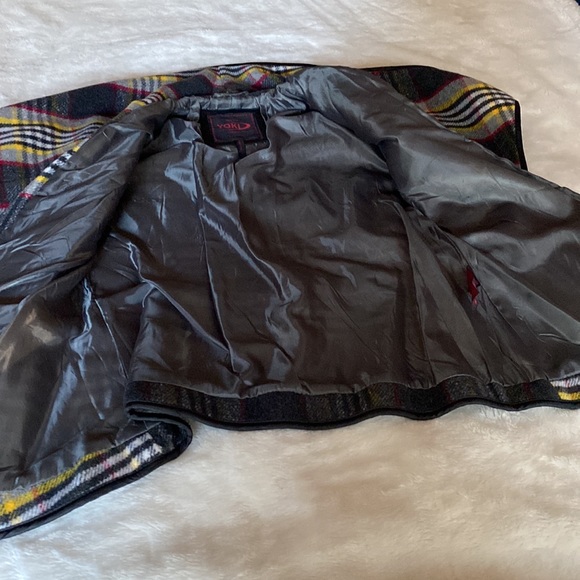 EUC New York YOKI Outerwear Collection Plaid Jacket with Faux Leather Sleeves - Picture 12 of 15